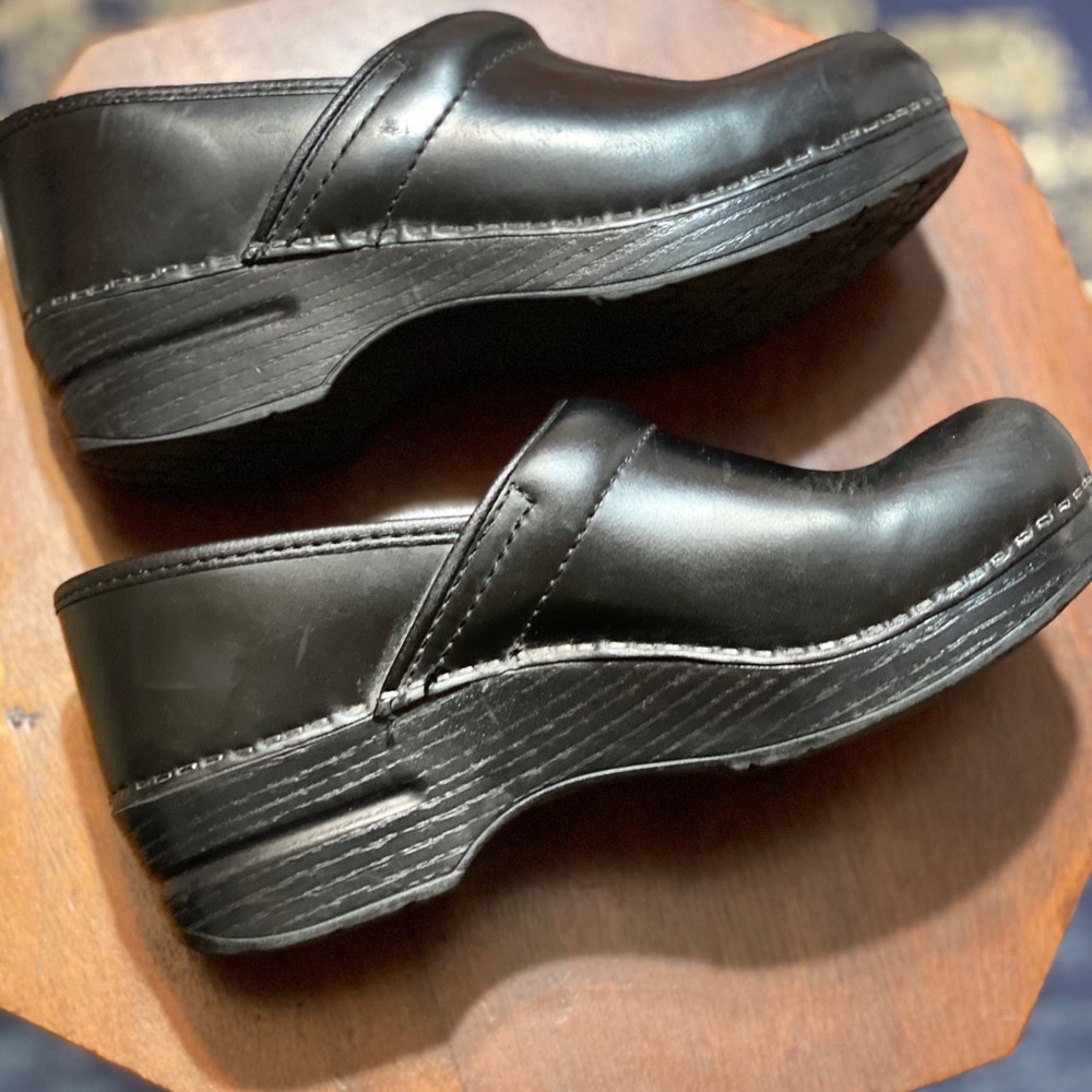 Black Dansko Size 38 - Picture 2 of 7